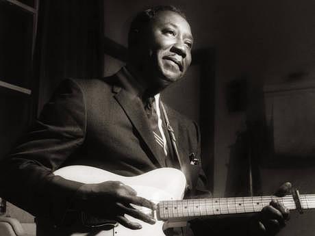 马迪沃特斯muddywaters