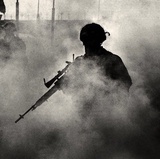 枪杆子里面出政