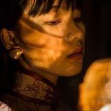 鄢如许