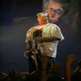 em
