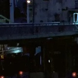 洛