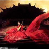 东方山崖下的桃