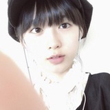 で