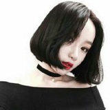 喜欢卖美瞳的女