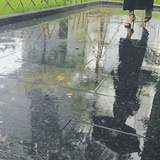 三三