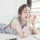 鹿鹿一凝