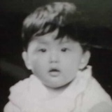 身后有尾巴