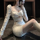 依静