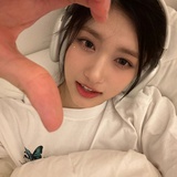她的睫毛
