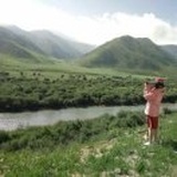 嗯