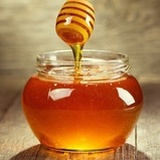 嘴巴上抹了蜂蜜