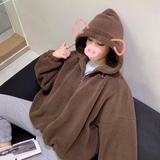 生气爱笑场女孩