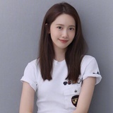 阳光下的少女