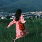 柒月