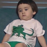 ，