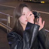 黄金右脸申有娜