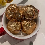 高桌子低板凳