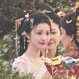 褚采薇