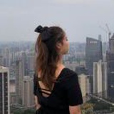 火依萍。