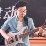 贝斯杨献云