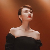 爱吃草莓的团子