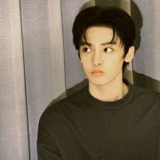 小桃^爱侯^🥝