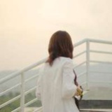 漠然.
