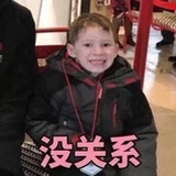 小狗用玉米刷牙